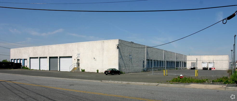 100 Pulaski St, Bayonne, NJ for lease - Building Photo - Image 3 of 13