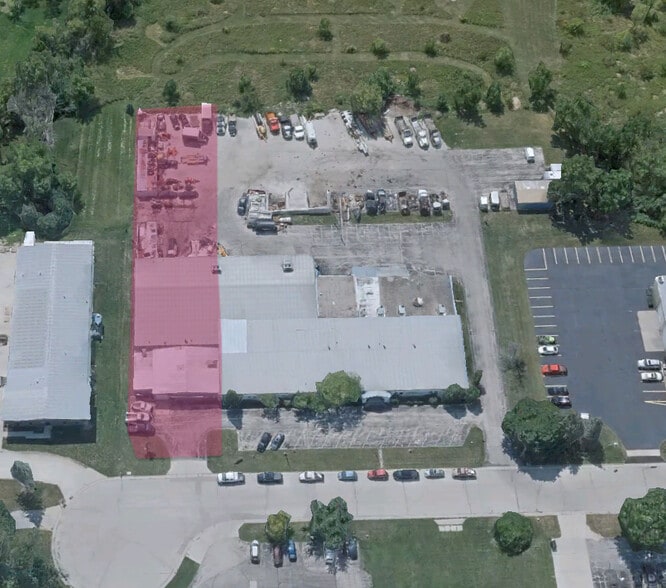 1915 MacArthur Rd, Waukesha, WI for lease - Building Photo - Image 2 of 9