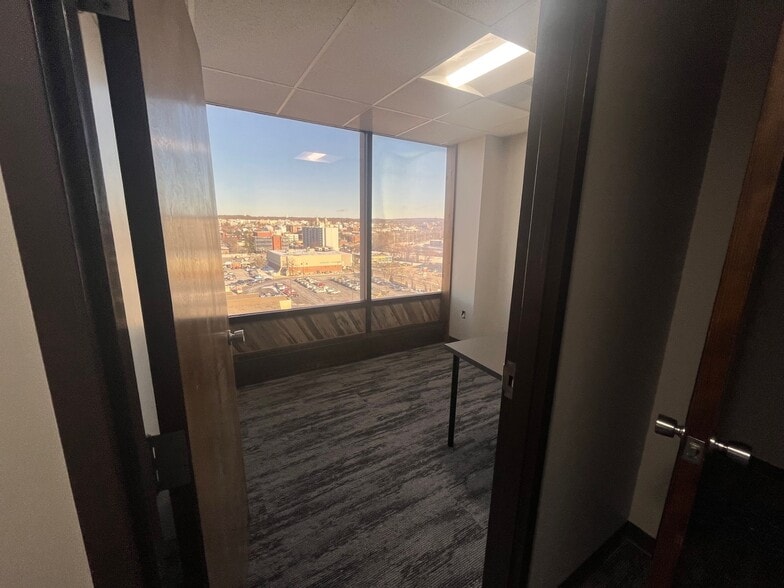 191 Social St, Woonsocket, RI for lease - Interior Photo - Image 2 of 12