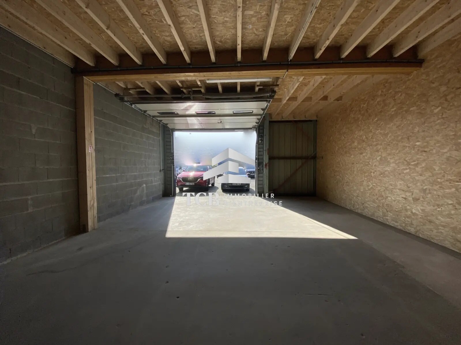 Flex in Couëron for lease Building Photo- Image 1 of 5