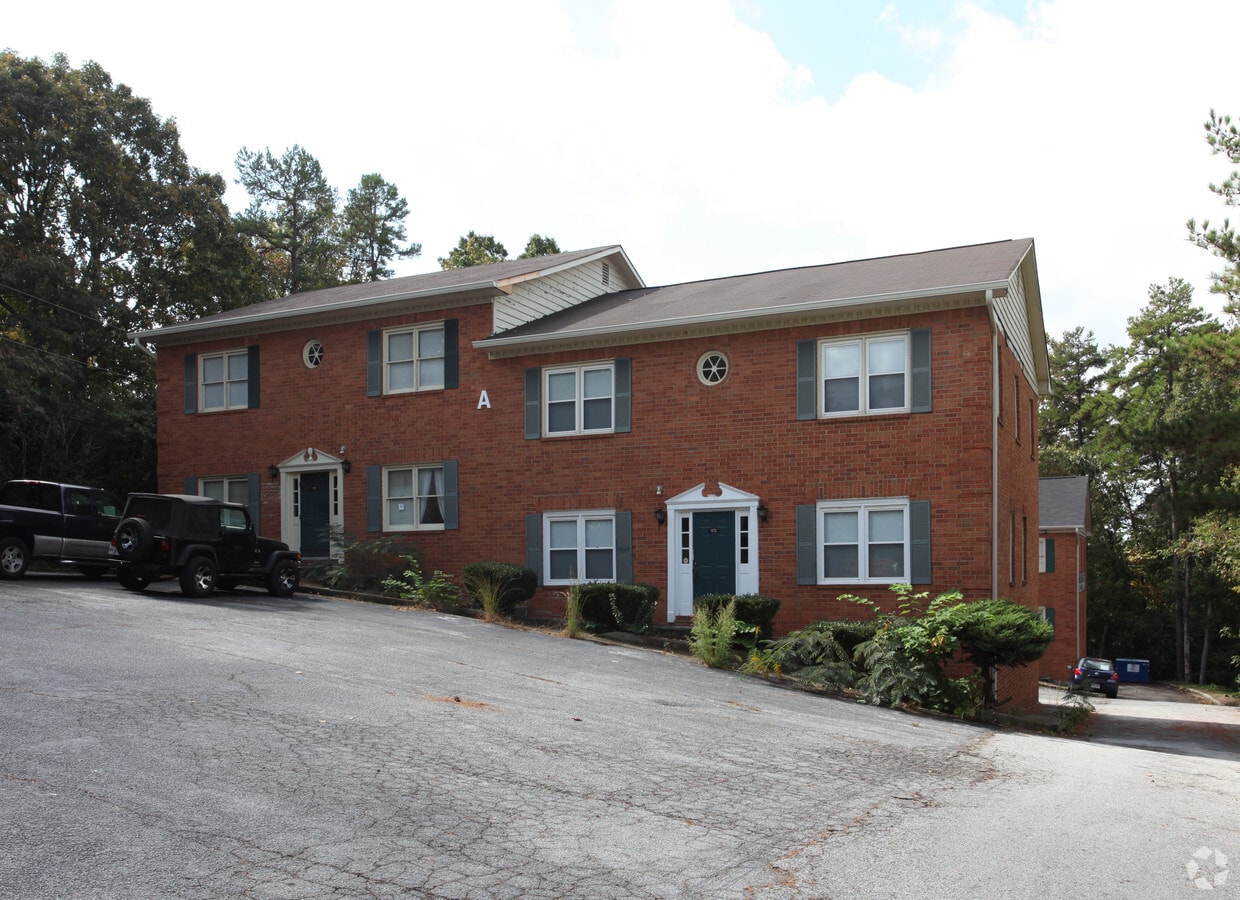 2175 Highpoint Rd, Snellville, GA 30078