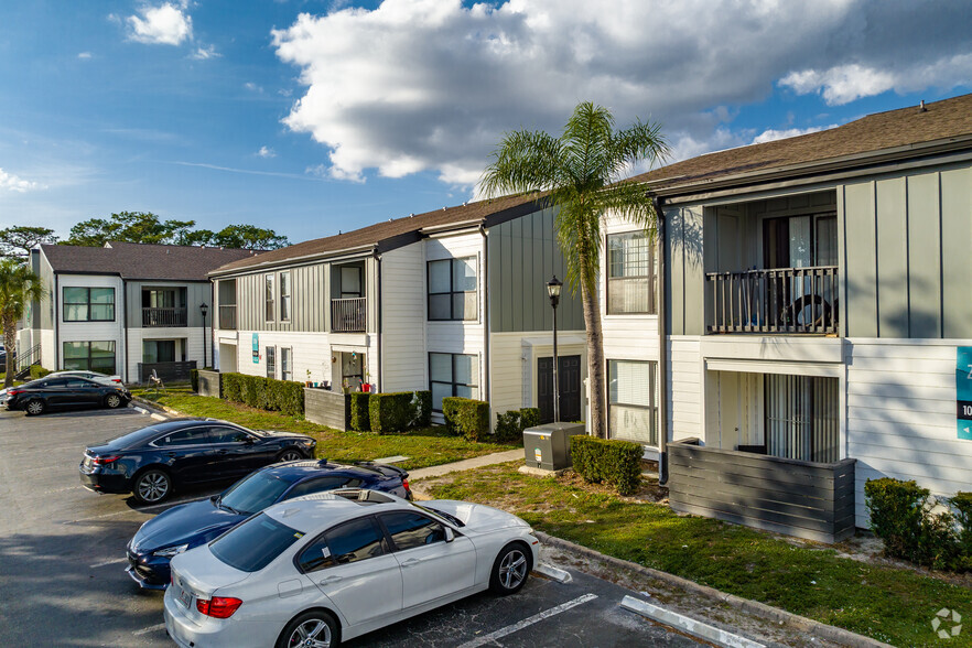 12702 University Club Dr, Tampa, FL for sale - Primary Photo - Image 1 of 1