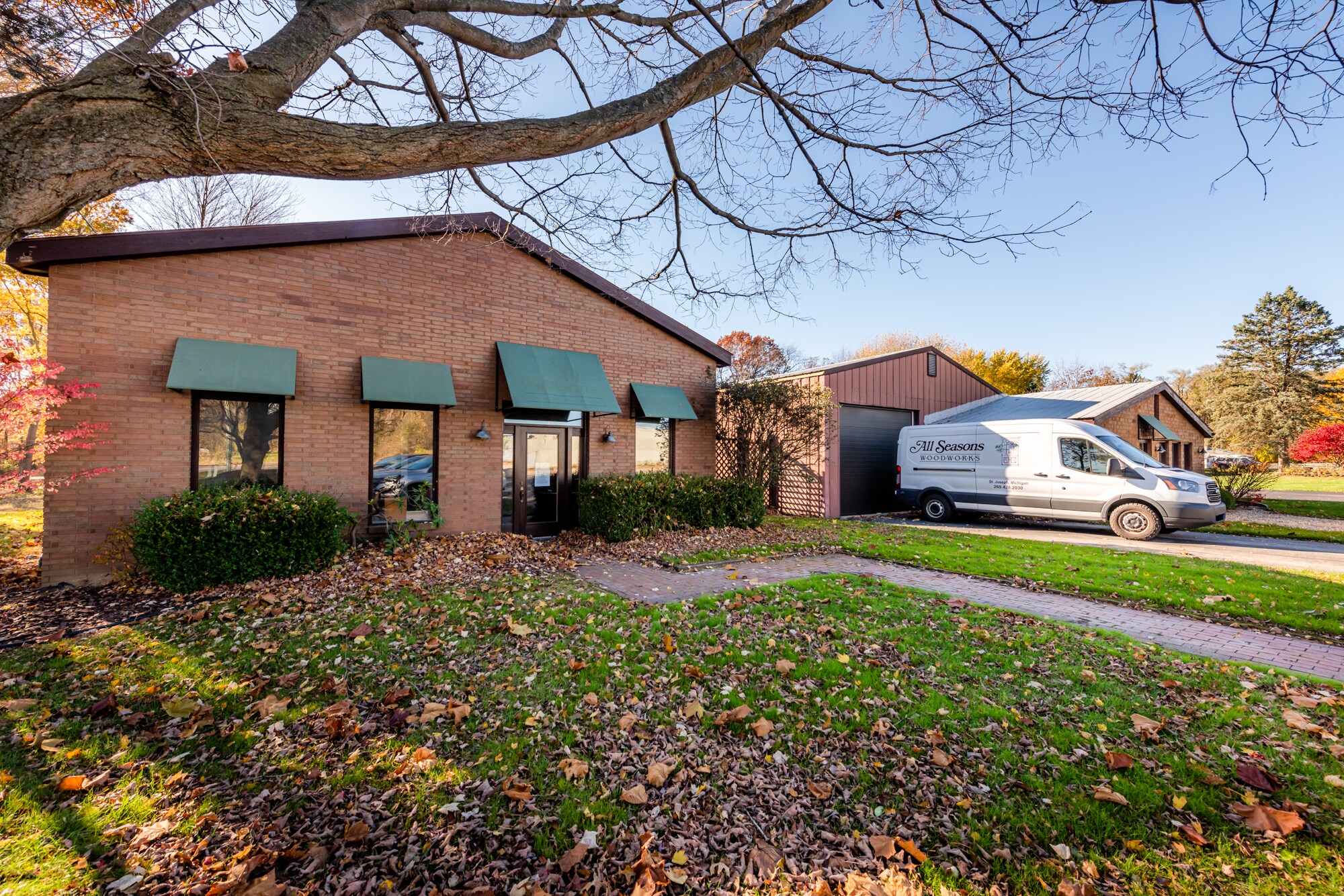 6464 Niles Rd, Saint Joseph, MI for sale Primary Photo- Image 1 of 1