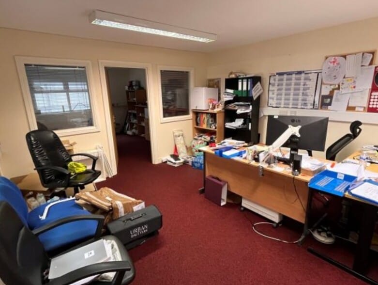 Brunel Dr, Newark for lease - Interior Photo - Image 2 of 6