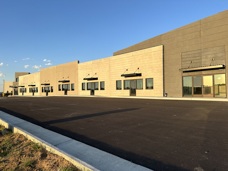 6333 S Racine Cir, Centennial, CO for lease - Building Photo - Image 2 of 29