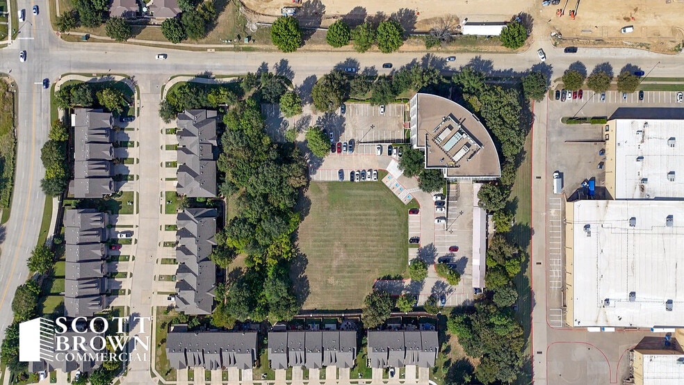 417 Oakbend Dr, Lewisville, TX for sale - Building Photo - Image 3 of 7