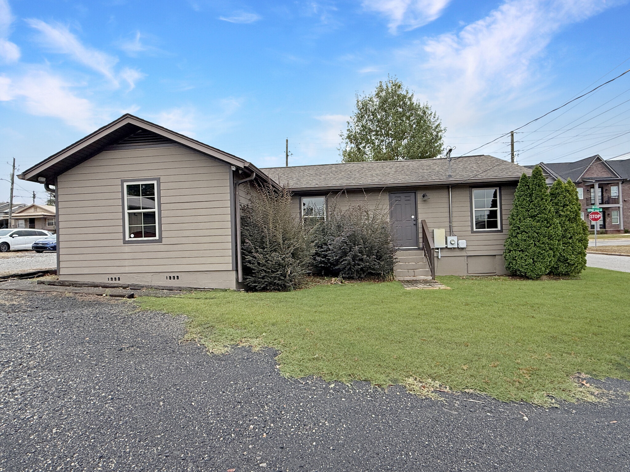 816 21st Ave E, Tuscaloosa, AL for lease Primary Photo- Image 1 of 27