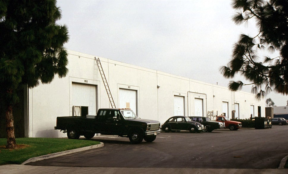 955-969 N Eckhoff St, Orange, CA for lease - Building Photo - Image 2 of 13