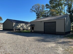 121 Greenwood Cut Off Rd, Weatherford, TX for lease Building Photo- Image 1 of 6
