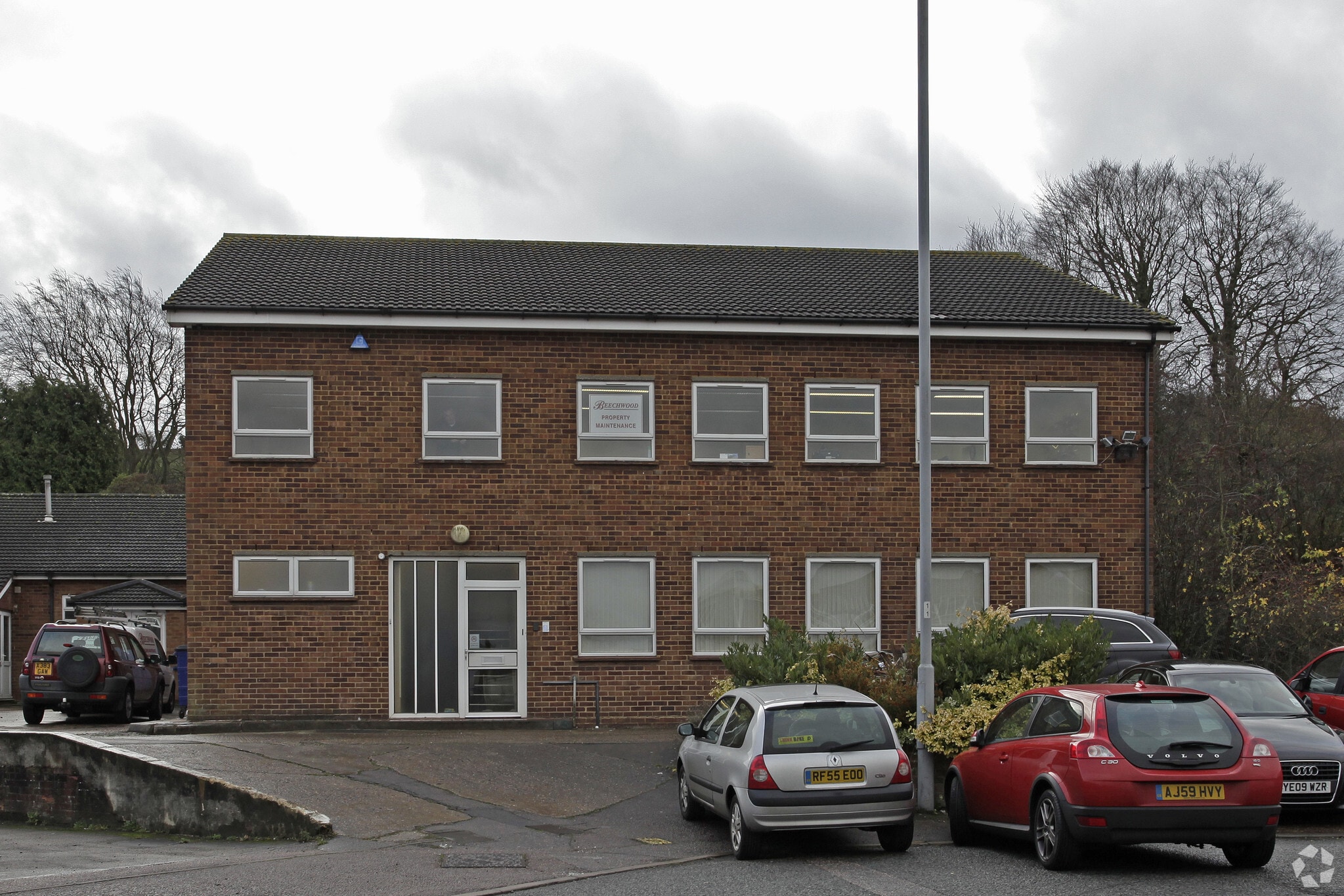 Cradock Rd, Luton for sale Primary Photo- Image 1 of 1