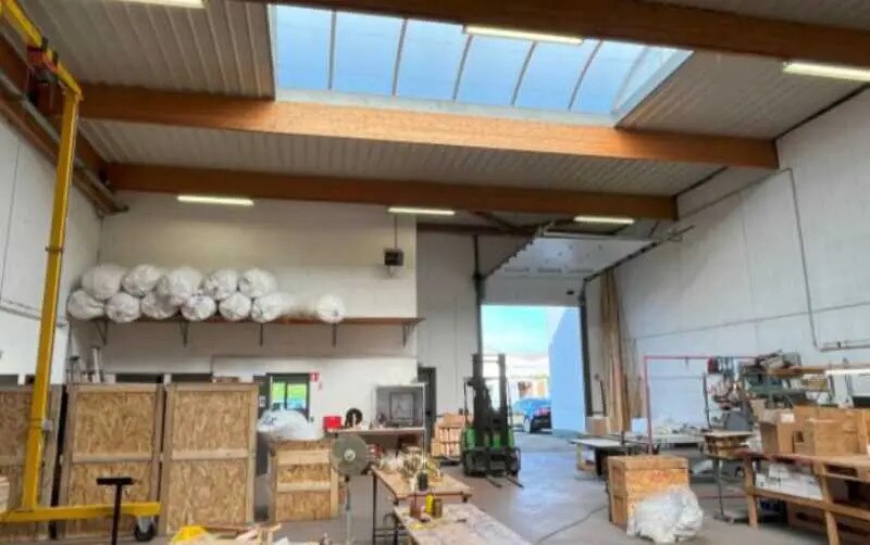 58 Avenue Des Bruyères, Décines-Charpieu for lease - Interior Photo - Image 3 of 4