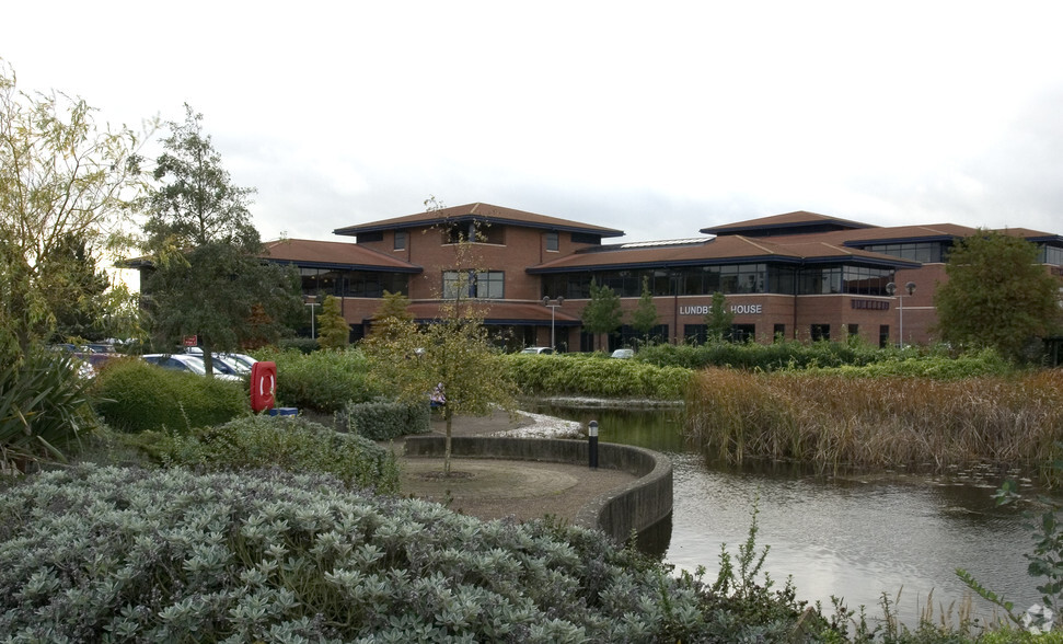 51-70 Caldecotte Lake Dr, Milton Keynes for lease - Building Photo - Image 3 of 4