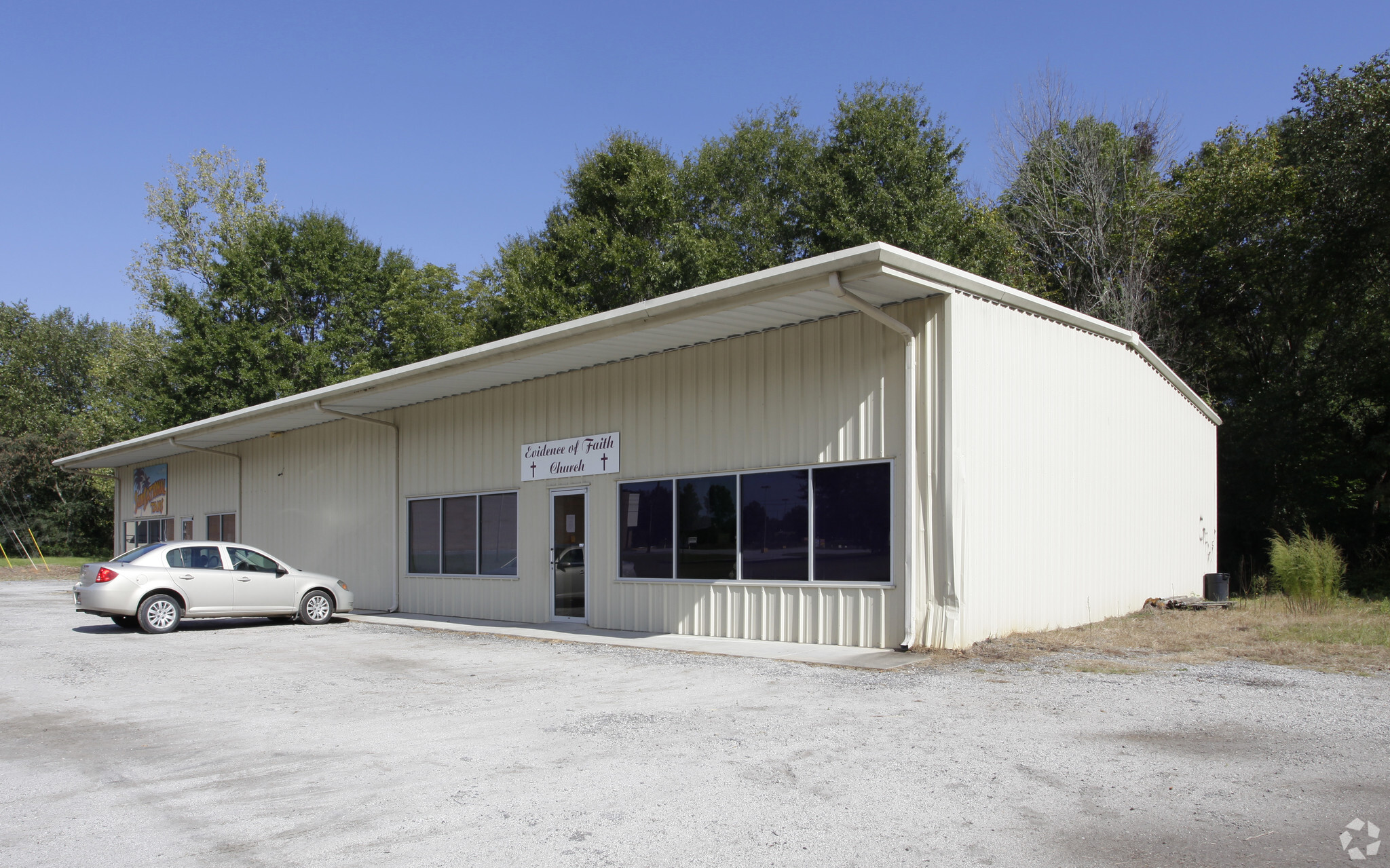 112 Bolt Dr, Laurens, SC for sale Primary Photo- Image 1 of 1