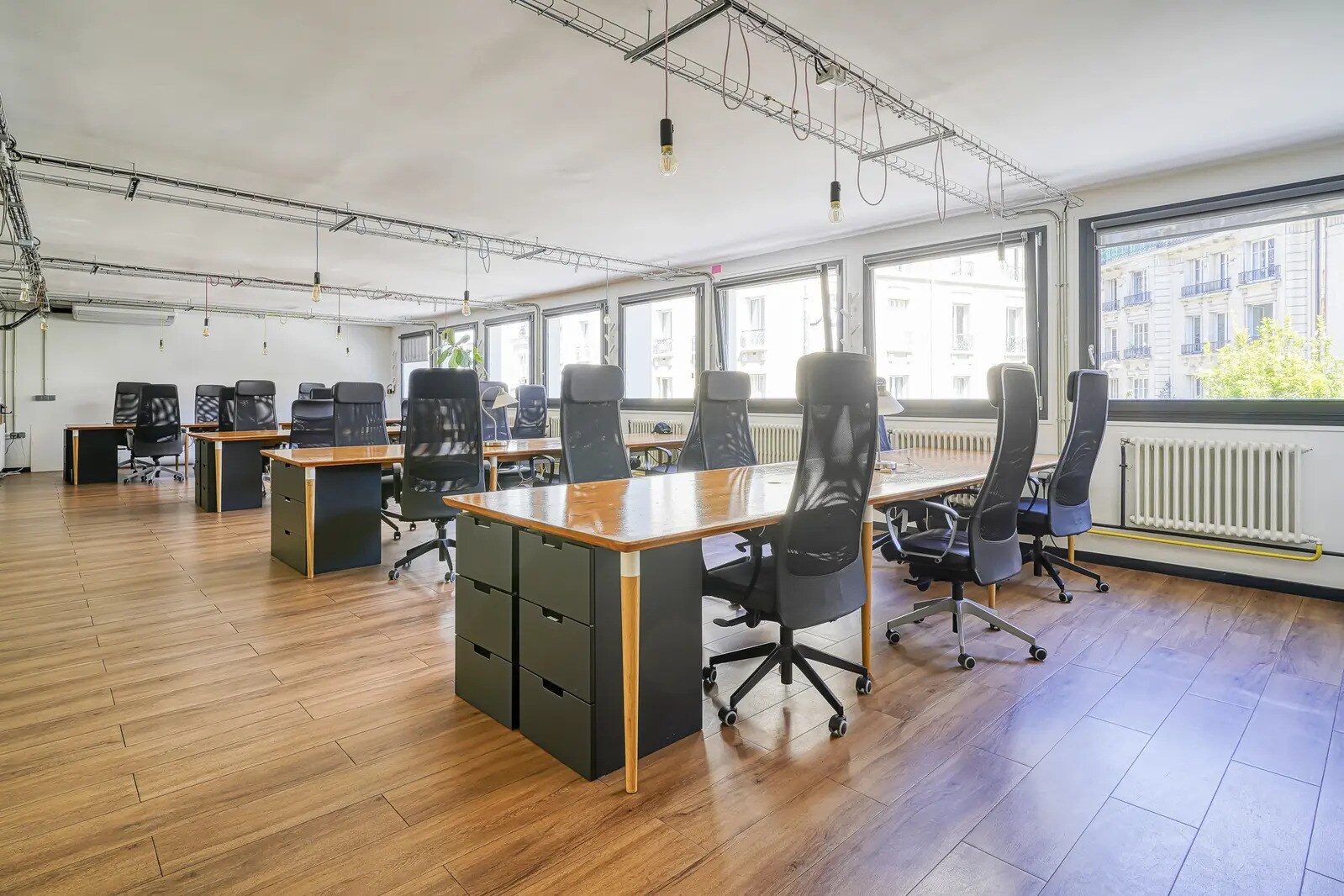 Coworking Space in Paris for lease Interior Photo- Image 1 of 14