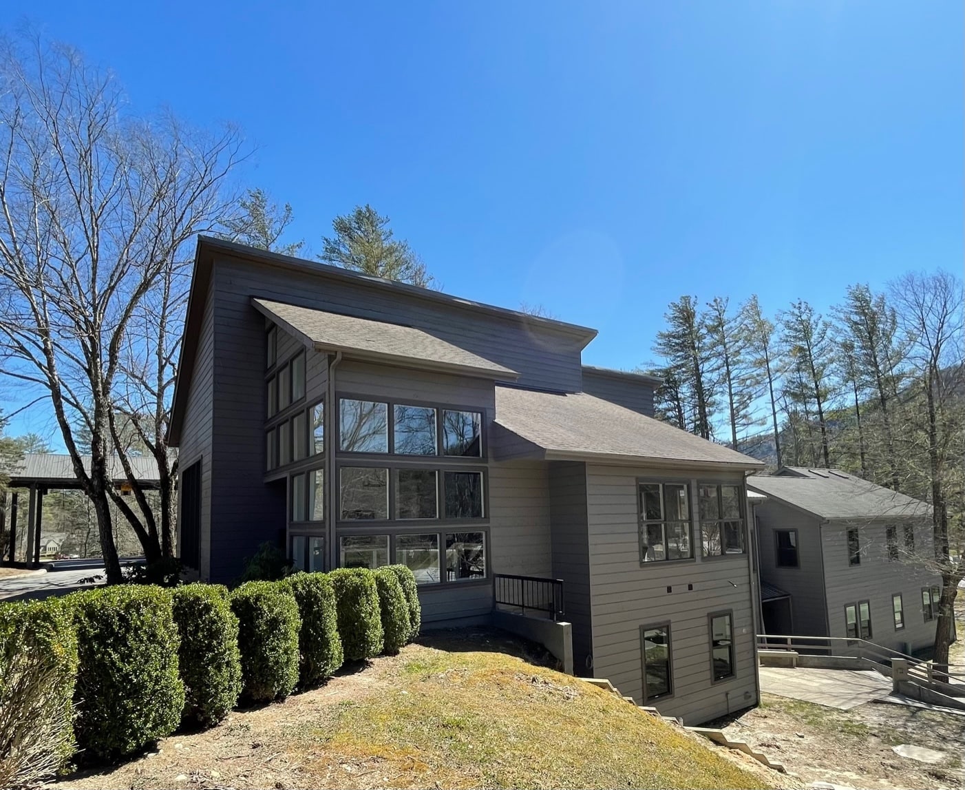 70 Sapphire Valley Rd, Sapphire, NC for sale Primary Photo- Image 1 of 55