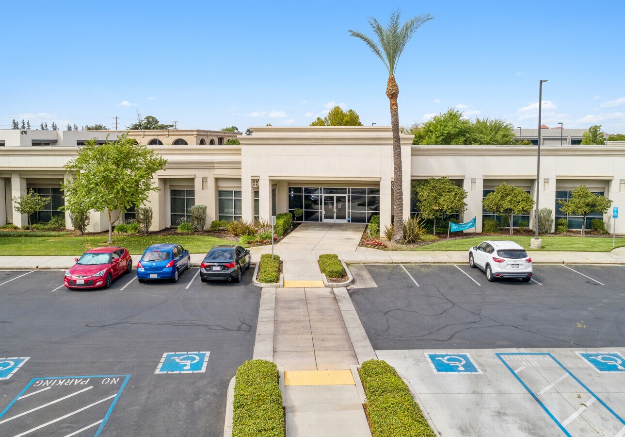 530 E Herndon Ave, Fresno, CA 93720 Office for Lease