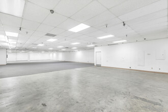 1013 S Los Angeles St, Los Angeles, CA for lease Interior Photo- Image 1 of 9