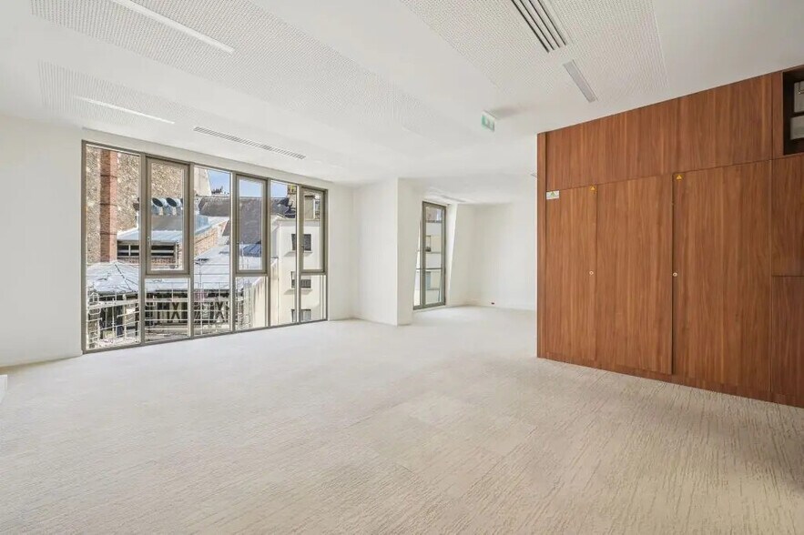 60 Rue Jouffroy D'Abbans, Paris for lease - Building Photo - Image 3 of 12