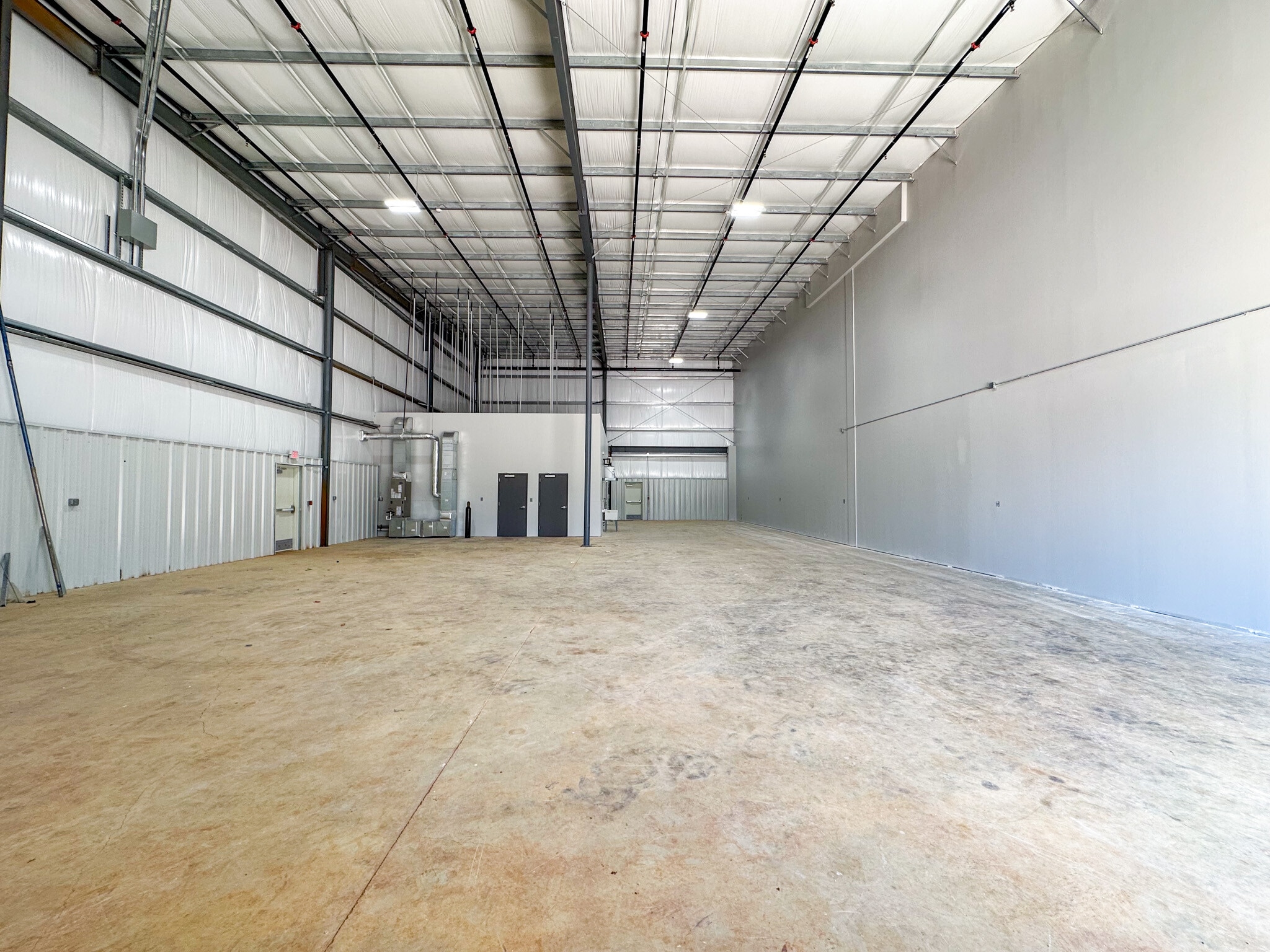 2000 Bob Wade NW ln, Huntsville, AL for lease Interior Photo- Image 1 of 36