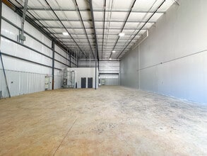 2000 Bob Wade NW ln, Huntsville, AL for lease Interior Photo- Image 1 of 36