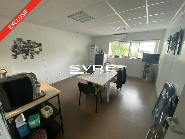 Office in Rousset for lease - Interior Photo - Image 2 of 2