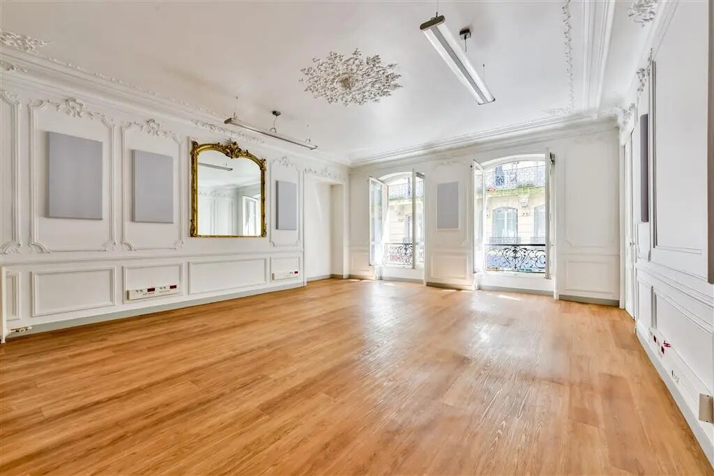 Office in Paris for lease Building Photo- Image 1 of 9