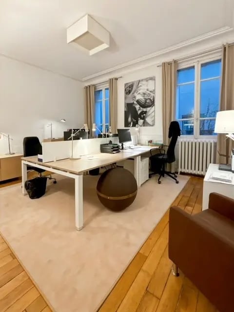 Office in Paris for sale Interior Photo- Image 1 of 5
