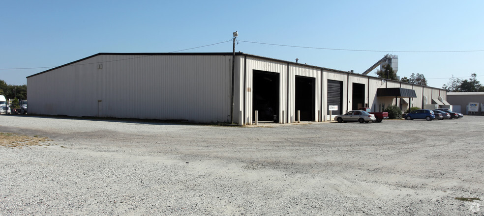 7700 Boeing Dr, Greensboro, NC for lease - Building Photo - Image 3 of 4