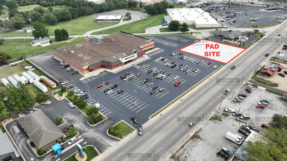 1825 Kearney, Springfield, MO for lease - Building Photo - Image 3 of 4