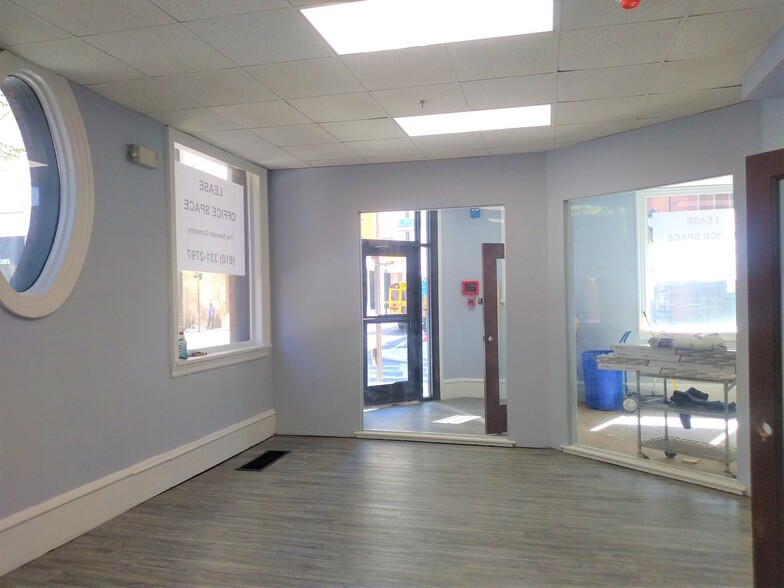 1700 Race St, Philadelphia, PA for lease - Interior Photo - Image 1 of 7