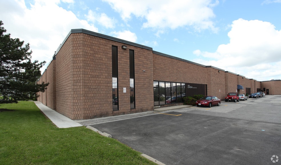 77-81 Saint Regis Cres, Toronto, ON for lease - Building Photo - Image 2 of 3