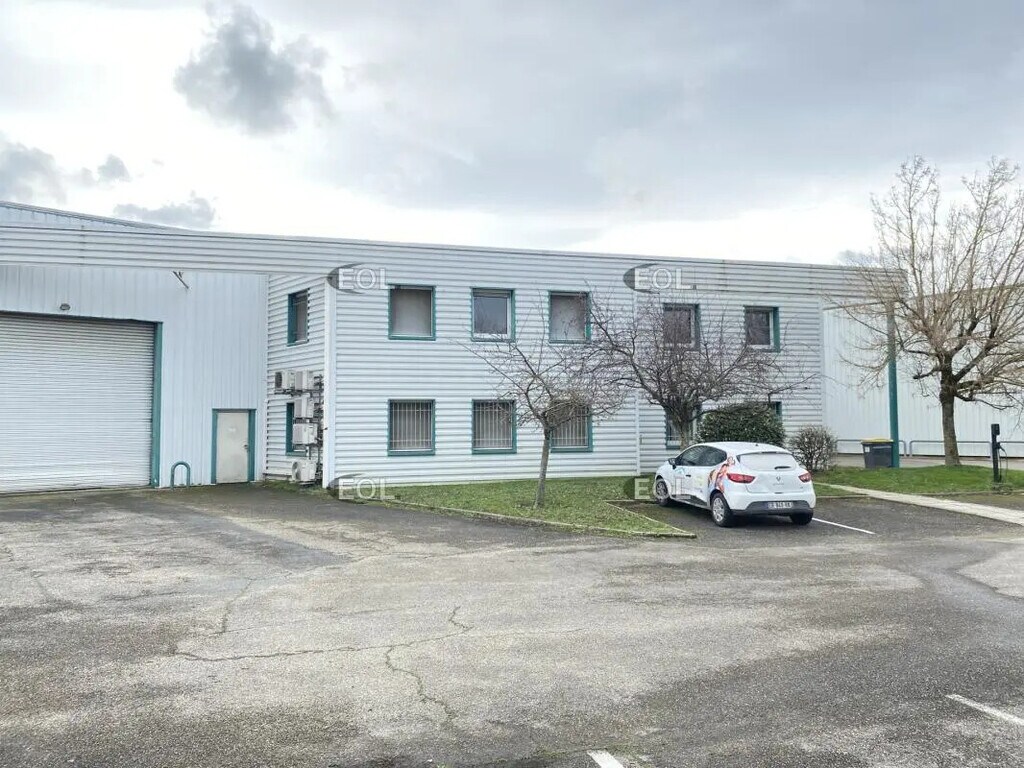 Location Bureaux 187 m² - Photo 1