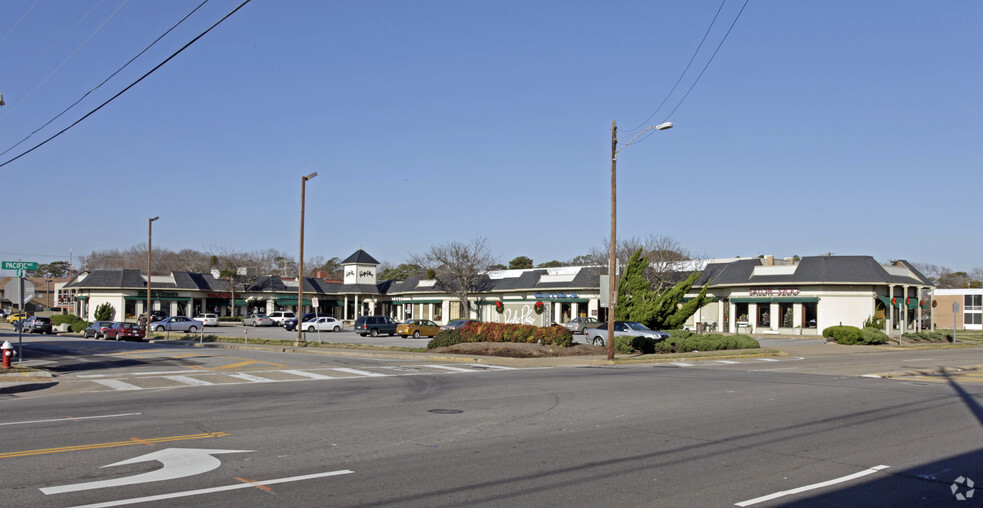 3198-3200 Pacific Avenue, Virginia Beach portfolio of 2 properties for sale on LoopNet.com - Building Photo - Image 1 of 2