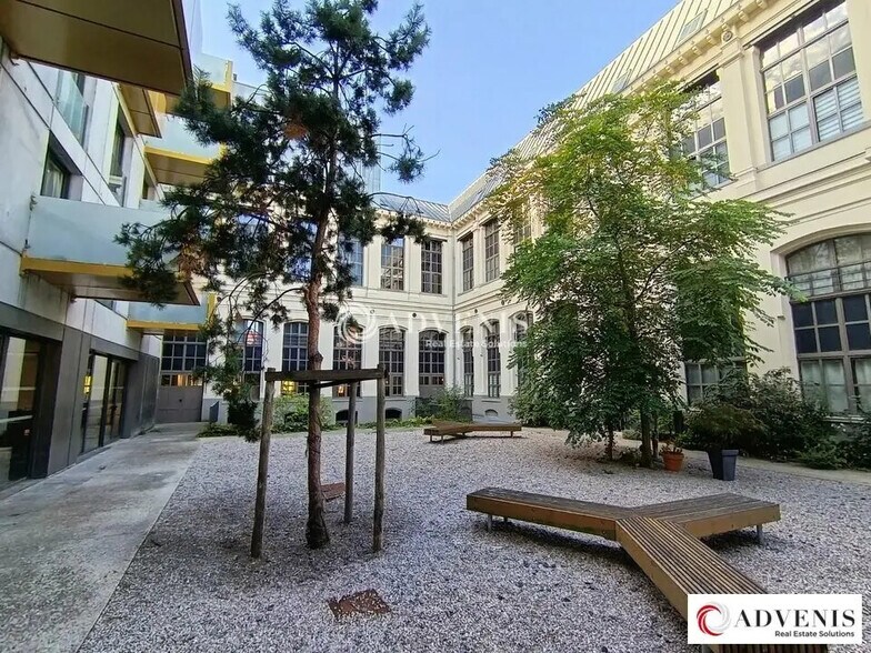 Office in Lille for sale - Building Photo - Image 1 of 7