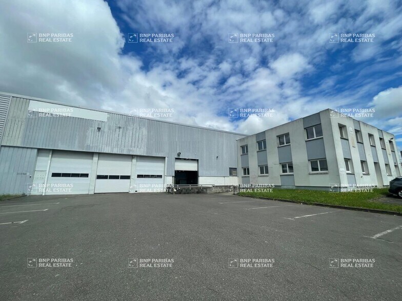 Office in Rennes for lease - Building Photo - Image 1 of 12