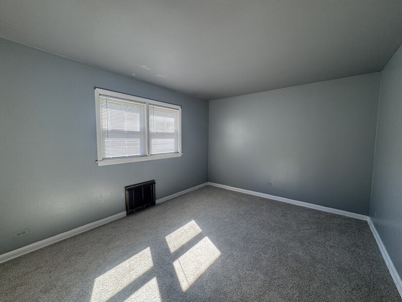 11043 S Longwood Dr, Chicago, IL for sale - Building Photo - Image 3 of 5
