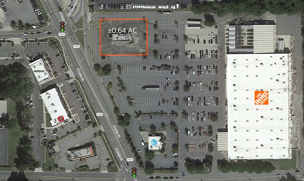 2300 N Main St, High Point, NC for lease - Building Photo - Image 1 of 2