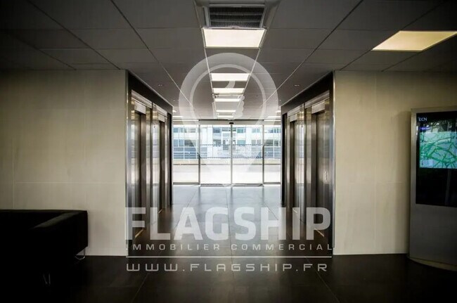 Location Bureaux 247 m²