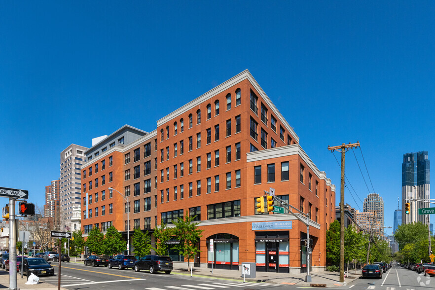 201 Montgomery St, Jersey City, NJ for lease - Building Photo - Image 2 of 26