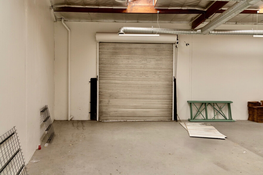 1368 Elwood St, Los Angeles, CA for lease - Building Photo - Image 3 of 7