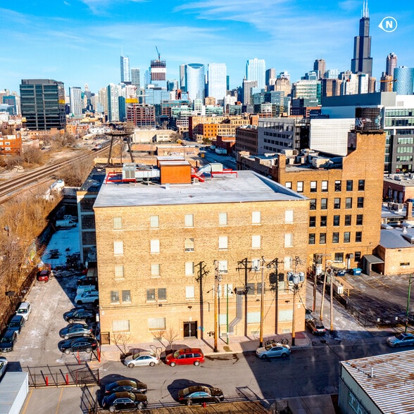 345 N Loomis St, Chicago, IL for lease - Building Photo - Image 1 of 5