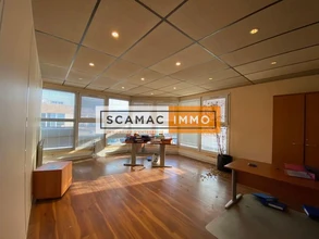 Flex in Ivry-sur-Seine for lease Interior Photo- Image 2 of 3
