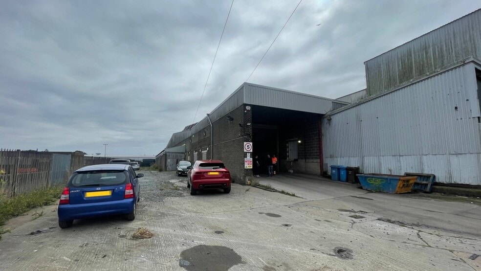 Freightliner Rd, Hull for lease - Building Photo - Image 3 of 4