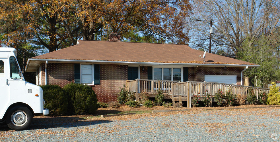 2779 Alamance Rd, Burlington, NC for lease - Building Photo - Image 3 of 4