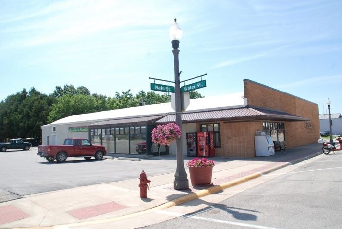 101 S Main St, Fayette, IA for sale - Building Photo - Image 1 of 1