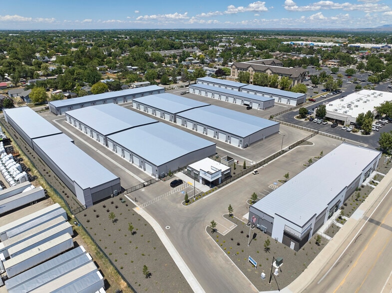 276 S Herons Flight Ln, Eagle, ID for sale - Building Photo - Image 2 of 5