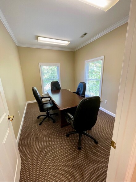 8951 Harvest Oaks Dr, Raleigh, NC for lease - Interior Photo - Image 3 of 12