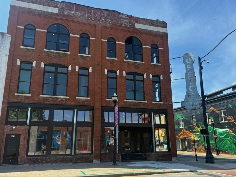 320 W Walnut St, Springfield, MO for lease - Building Photo - Image 2 of 10