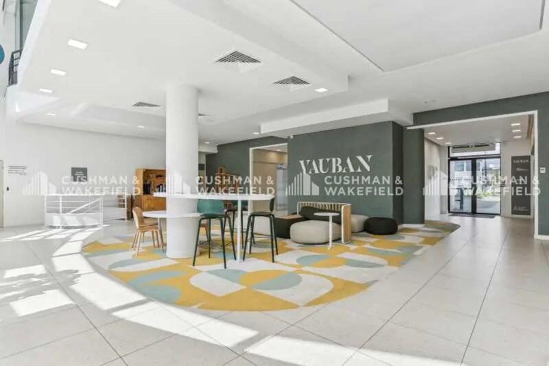 17 Rue Paul Dautier, Vélizy-Villacoublay for lease - Lobby - Image 3 of 4