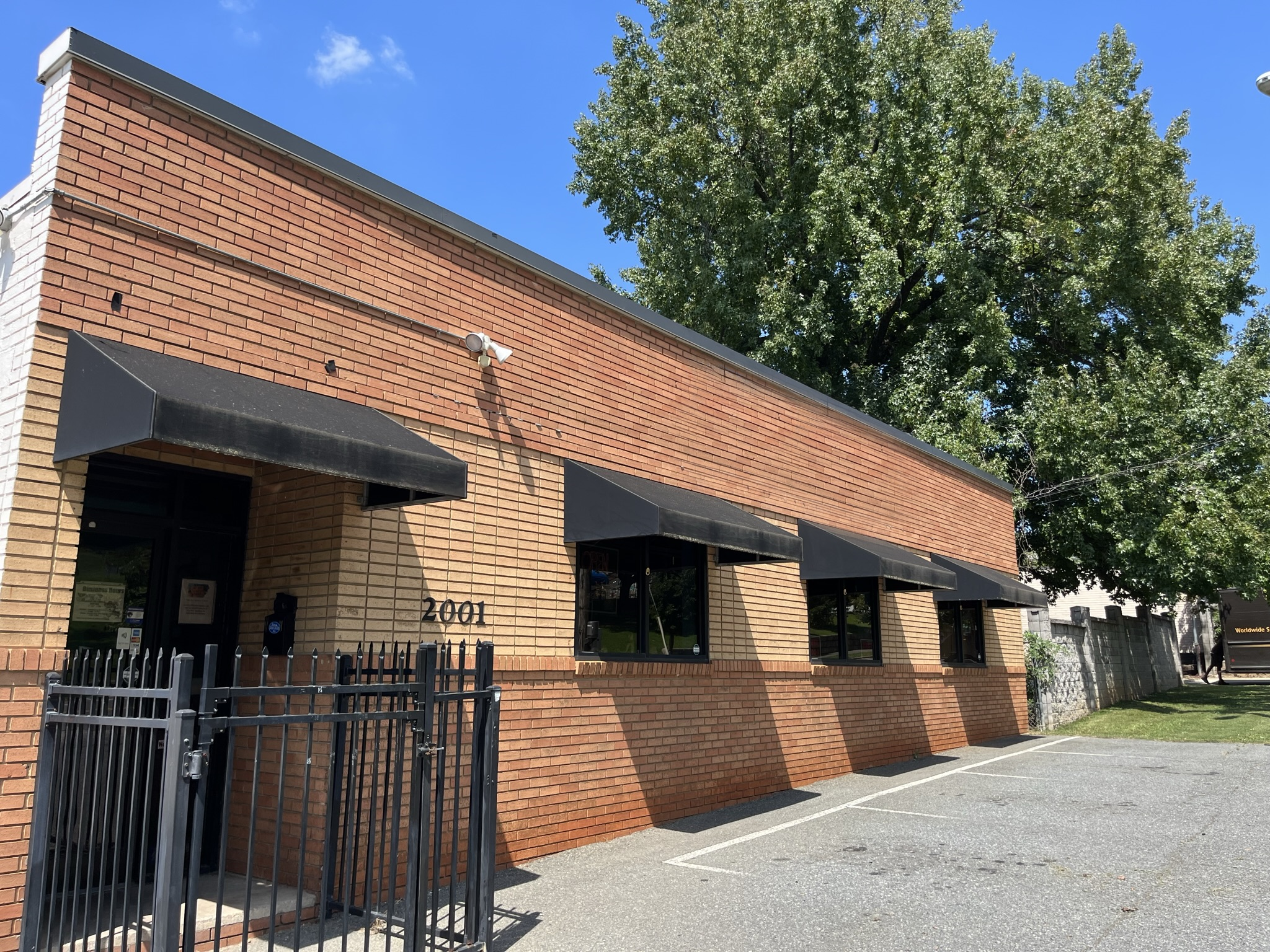 2001 N Davidson St, Charlotte, NC for lease Building Photo- Image 1 of 1